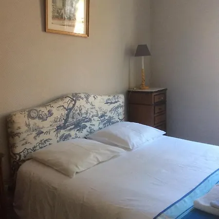 D'hotes Le Donjon Couette-café